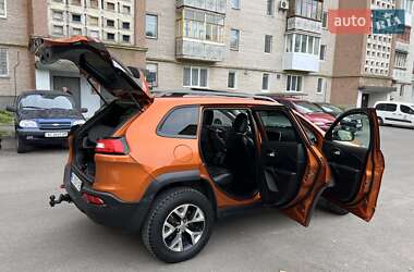 Внедорожник / Кроссовер Jeep Cherokee 2014 в 