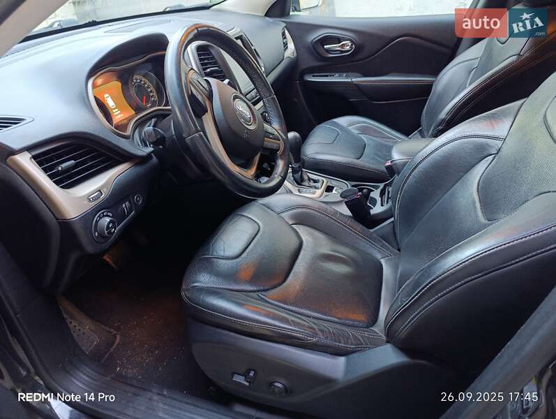 Позашляховик / Кросовер Jeep Cherokee 2015 в Васильківці