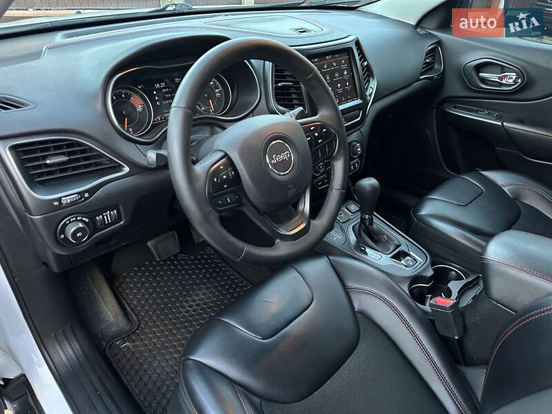 Внедорожник / Кроссовер Jeep Cherokee 2018 в Виннице