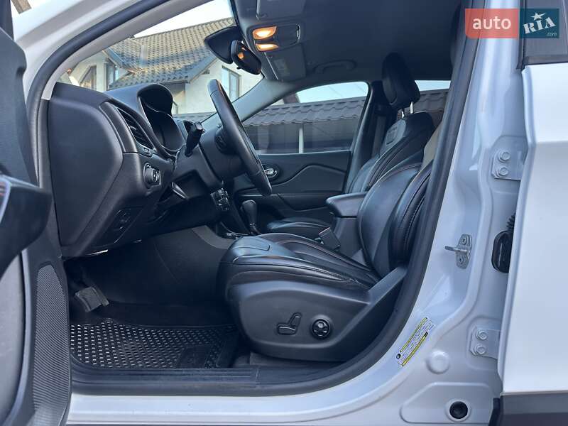 Внедорожник / Кроссовер Jeep Cherokee 2018 в Виннице