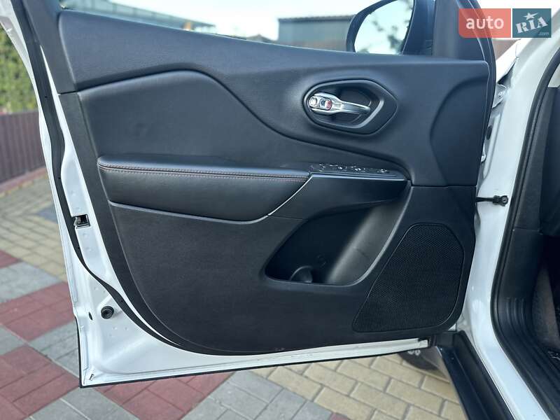 Внедорожник / Кроссовер Jeep Cherokee 2018 в Виннице
