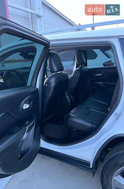 Внедорожник / Кроссовер Jeep Cherokee 2019 в 