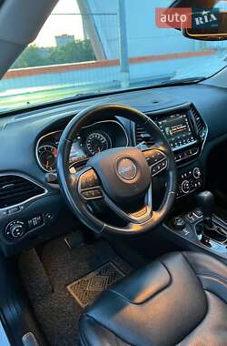 Внедорожник / Кроссовер Jeep Cherokee 2019 в 