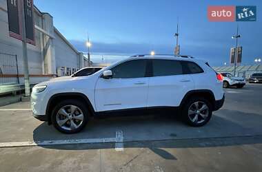 Внедорожник / Кроссовер Jeep Cherokee 2019 в 