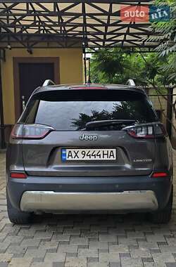Внедорожник / Кроссовер Jeep Cherokee 2018 в 