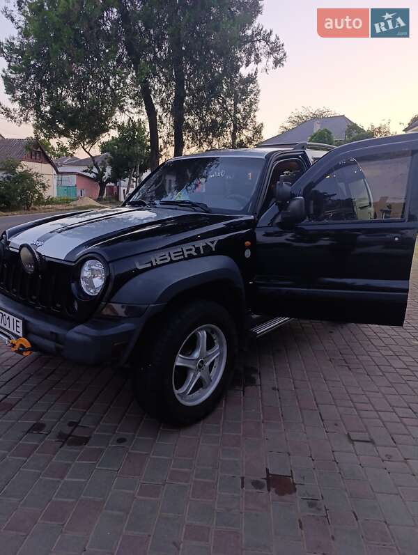 Позашляховик / Кросовер Jeep Cherokee 2005 в Березівці