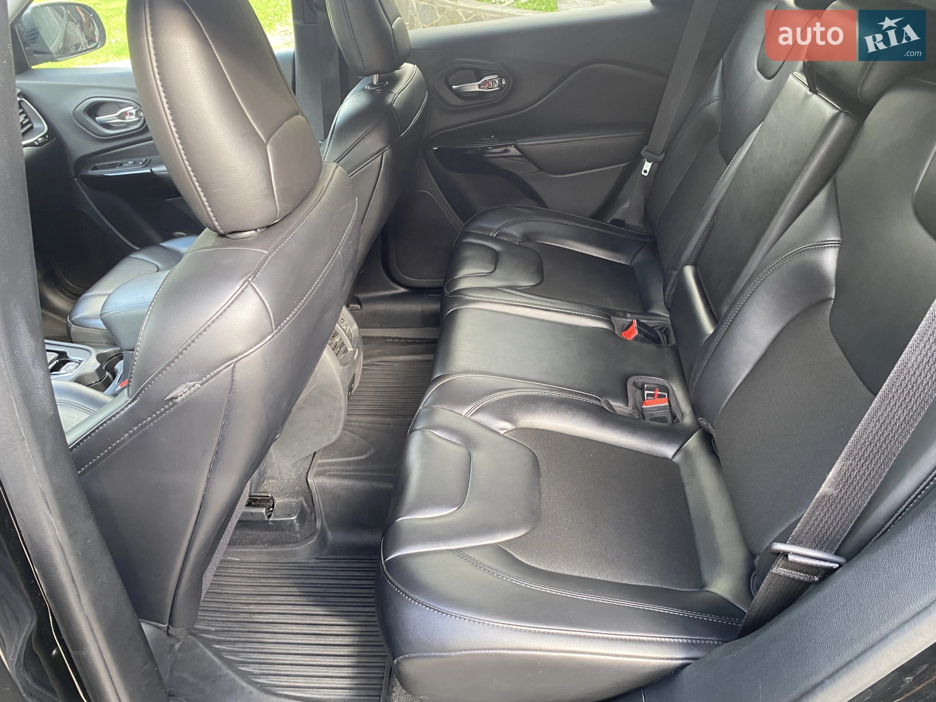 Jeep Cherokee 2019 VIN 1C4PJLLB7LD577390 фото оголошення 20 з 27