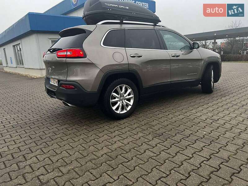 Внедорожник / Кроссовер Jeep Cherokee 2016 в Новояворовске фото 6 Внедорожник / Кроссовер Jeep Cherokee 2016 в Новояворовске