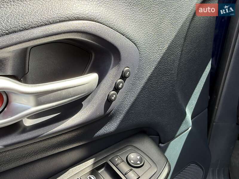 Внедорожник / Кроссовер Jeep Cherokee 2015 в Львове