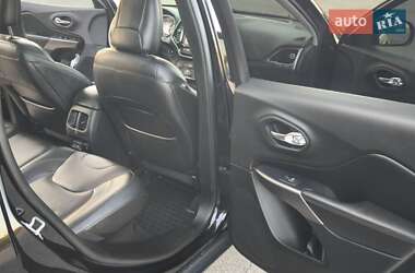 Внедорожник / Кроссовер Jeep Cherokee 2018 в 