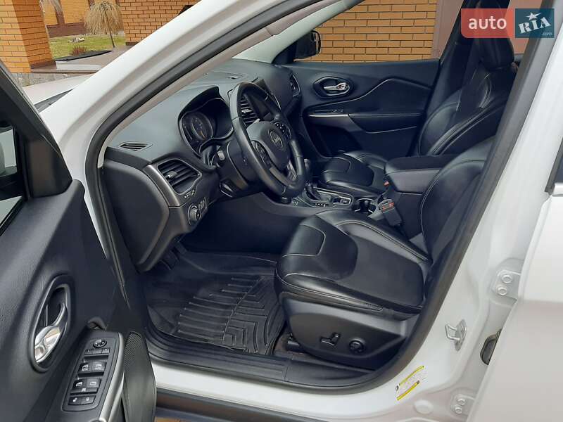 Внедорожник / Кроссовер Jeep Cherokee 2018 в Полтаве