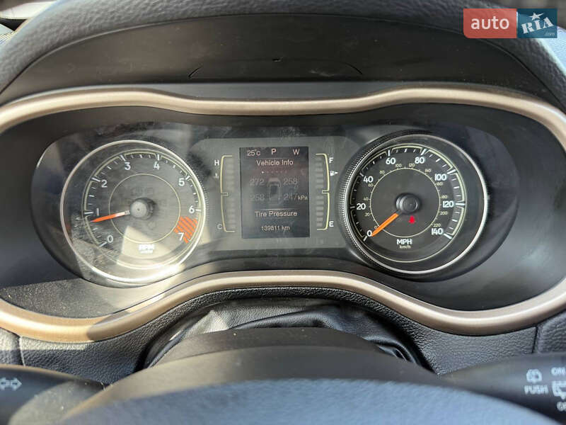 Внедорожник / Кроссовер Jeep Cherokee 2014 в Стрые
