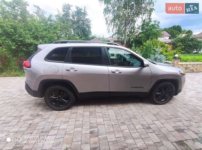 Внедорожник / Кроссовер Jeep Cherokee 2017 в Богородчанах фото 3 Внедорожник / Кроссовер Jeep Cherokee 2017 в Богородчанах