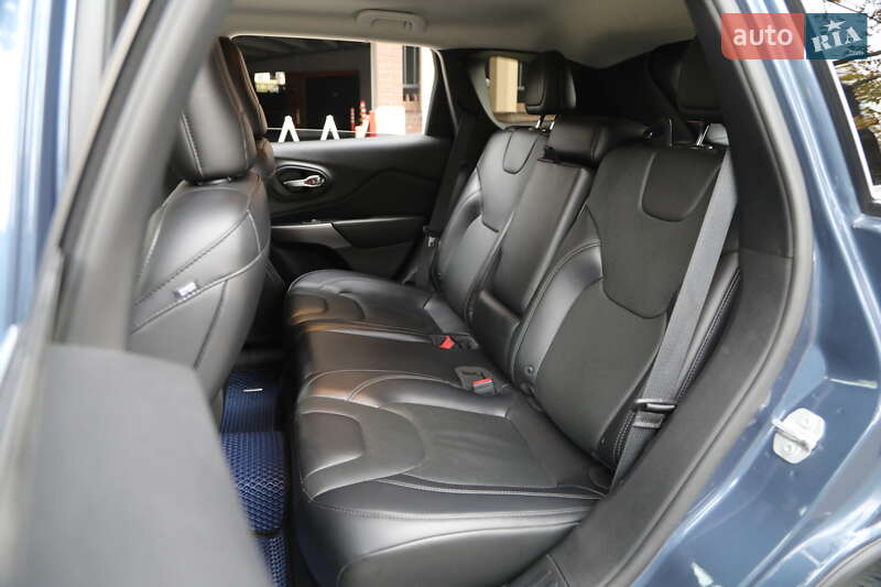 Позашляховик / Кросовер Jeep Cherokee 2019 в Харкові