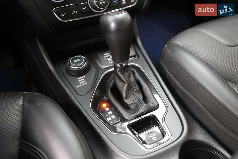 Позашляховик / Кросовер Jeep Cherokee 2019 в Харкові