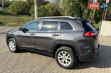 Внедорожник / Кроссовер Jeep Cherokee 2016 в 