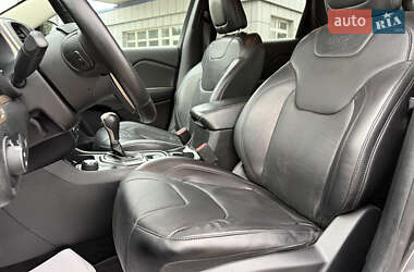 Внедорожник / Кроссовер Jeep Cherokee 2014 в 