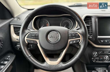 Внедорожник / Кроссовер Jeep Cherokee 2014 в 
