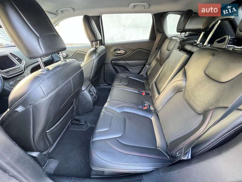 Позашляховик / Кросовер Jeep Cherokee 2019 в Хмельницькому фото 21 Позашляховик / Кросовер Jeep Cherokee 2019 в Хмельницькому
