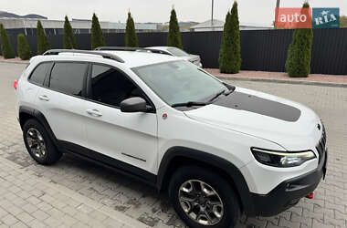 Внедорожник / Кроссовер Jeep Cherokee 2018 в 