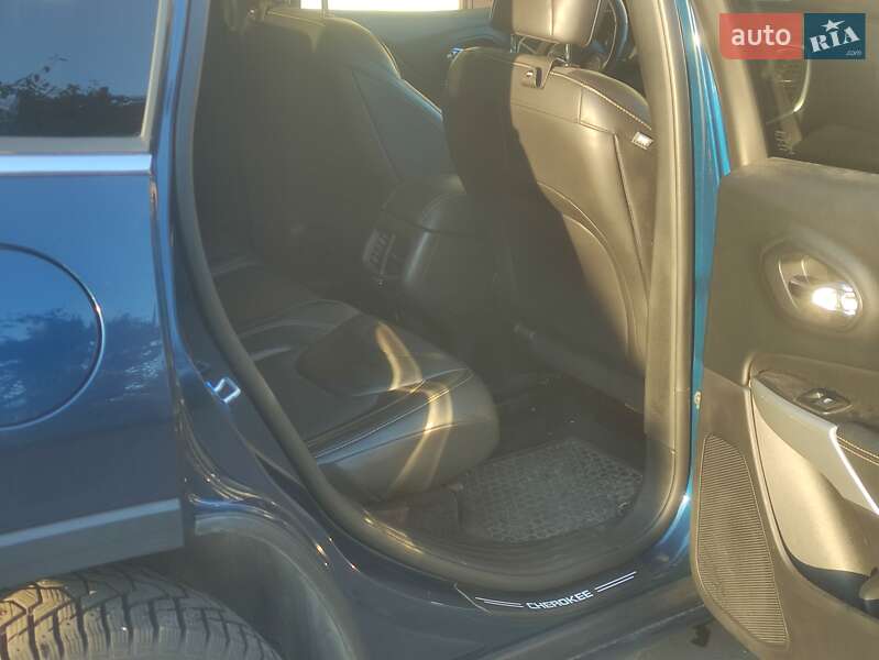 Внедорожник / Кроссовер Jeep Cherokee 2017 в Вышгороде фото 22 Внедорожник / Кроссовер Jeep Cherokee 2017 в Вышгороде