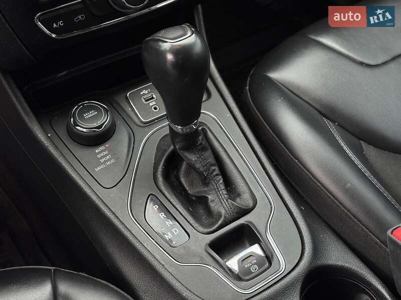 Внедорожник / Кроссовер Jeep Cherokee 2018 в Киеве фото 25 Внедорожник / Кроссовер Jeep Cherokee 2018 в Киеве