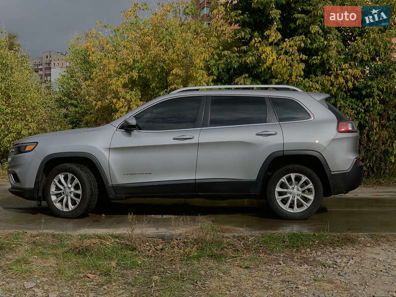 Позашляховик / Кросовер Jeep Cherokee 2019 в Сумах