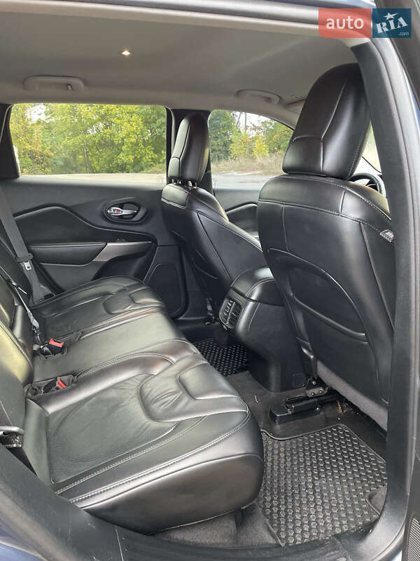 Внедорожник / Кроссовер Jeep Cherokee 2019 в Полтаве