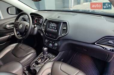 Внедорожник / Кроссовер Jeep Cherokee 2019 в 