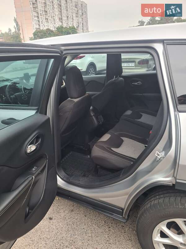 Внедорожник / Кроссовер Jeep Cherokee 2014 в Киеве фото 19 Внедорожник / Кроссовер Jeep Cherokee 2014 в Киеве