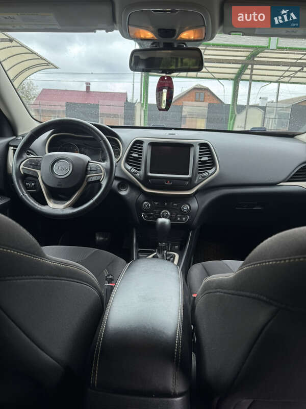 Позашляховик / Кросовер Jeep Cherokee 2016 в Любарі