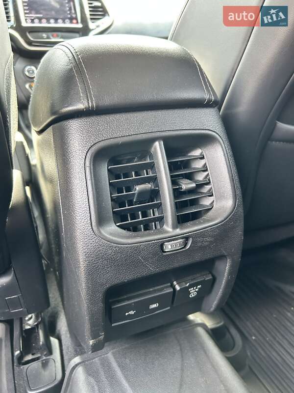 Позашляховик / Кросовер Jeep Cherokee 2018 в Сумах