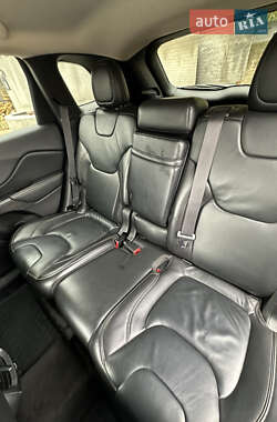 Позашляховик / Кросовер Jeep Cherokee 2015 в 