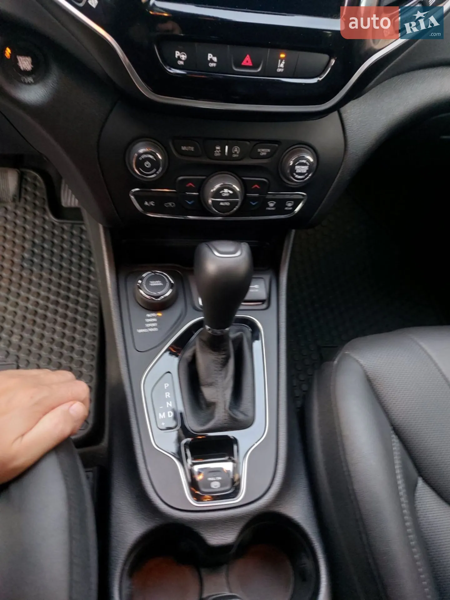 2021 Jeep Cherokee - мініатюра 10