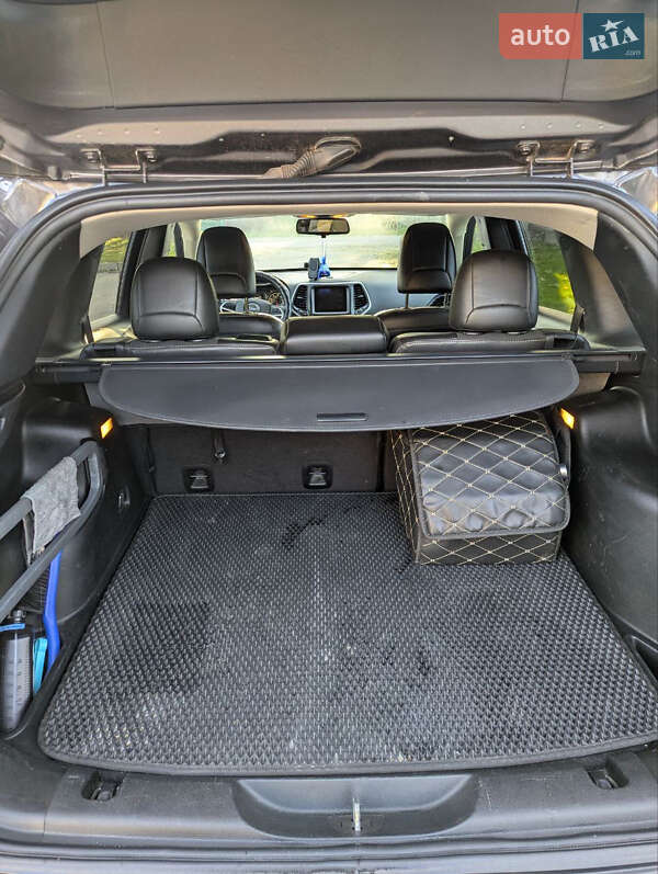 Внедорожник / Кроссовер Jeep Cherokee 2017 в Виннице