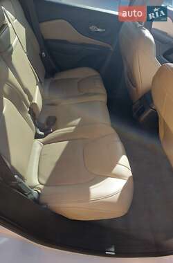 Позашляховик / Кросовер Jeep Cherokee 2014 в  фото 7 Позашляховик / Кросовер Jeep Cherokee 2014 в
