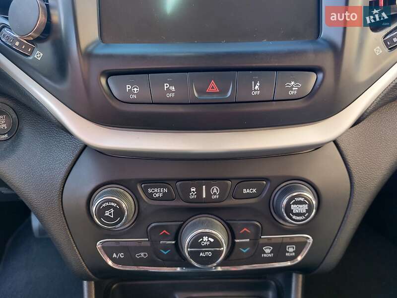 Внедорожник / Кроссовер Jeep Cherokee 2014 в Звягеле