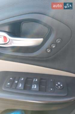 Позашляховик / Кросовер Jeep Cherokee 2014 в  фото 18 Позашляховик / Кросовер Jeep Cherokee 2014 в