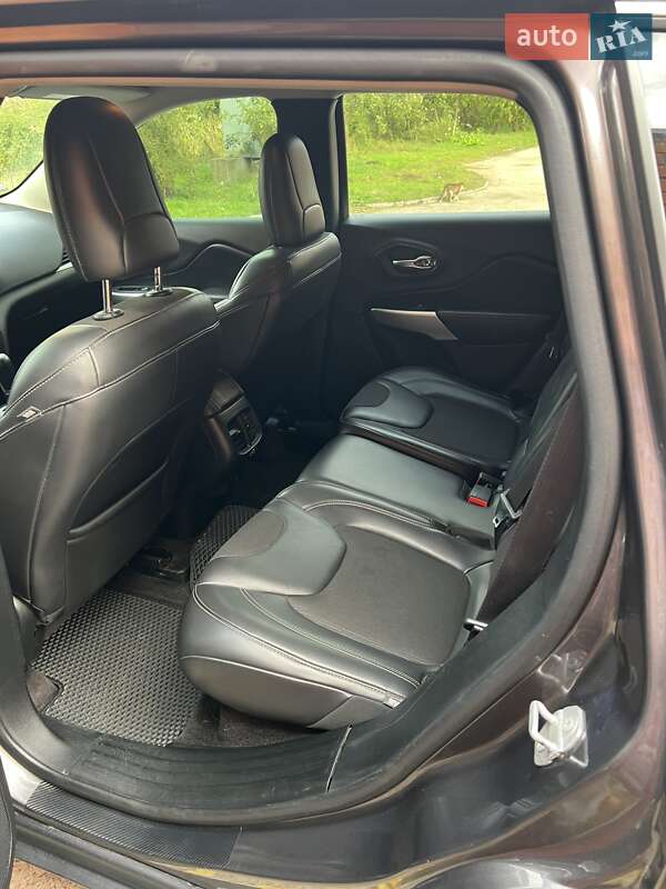 Позашляховик / Кросовер Jeep Cherokee 2017 в Броварах фото 8 Позашляховик / Кросовер Jeep Cherokee 2017 в Броварах