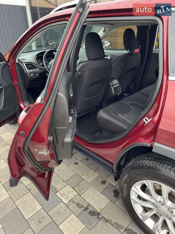 Позашляховик / Кросовер Jeep Cherokee 2019 в Полтаві фото 5 Позашляховик / Кросовер Jeep Cherokee 2019 в Полтаві