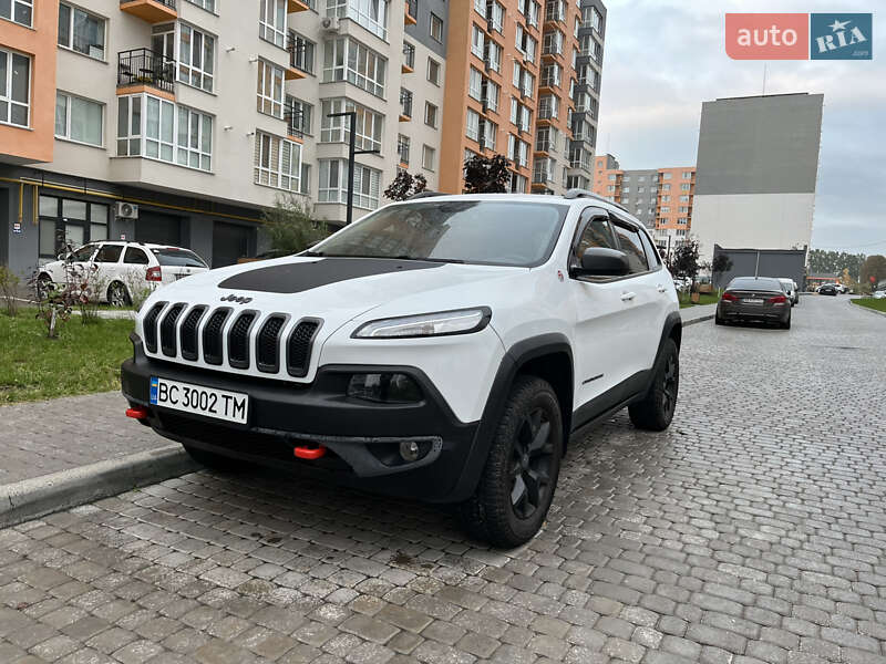 Внедорожник / Кроссовер Jeep Cherokee 2016 в Виннице