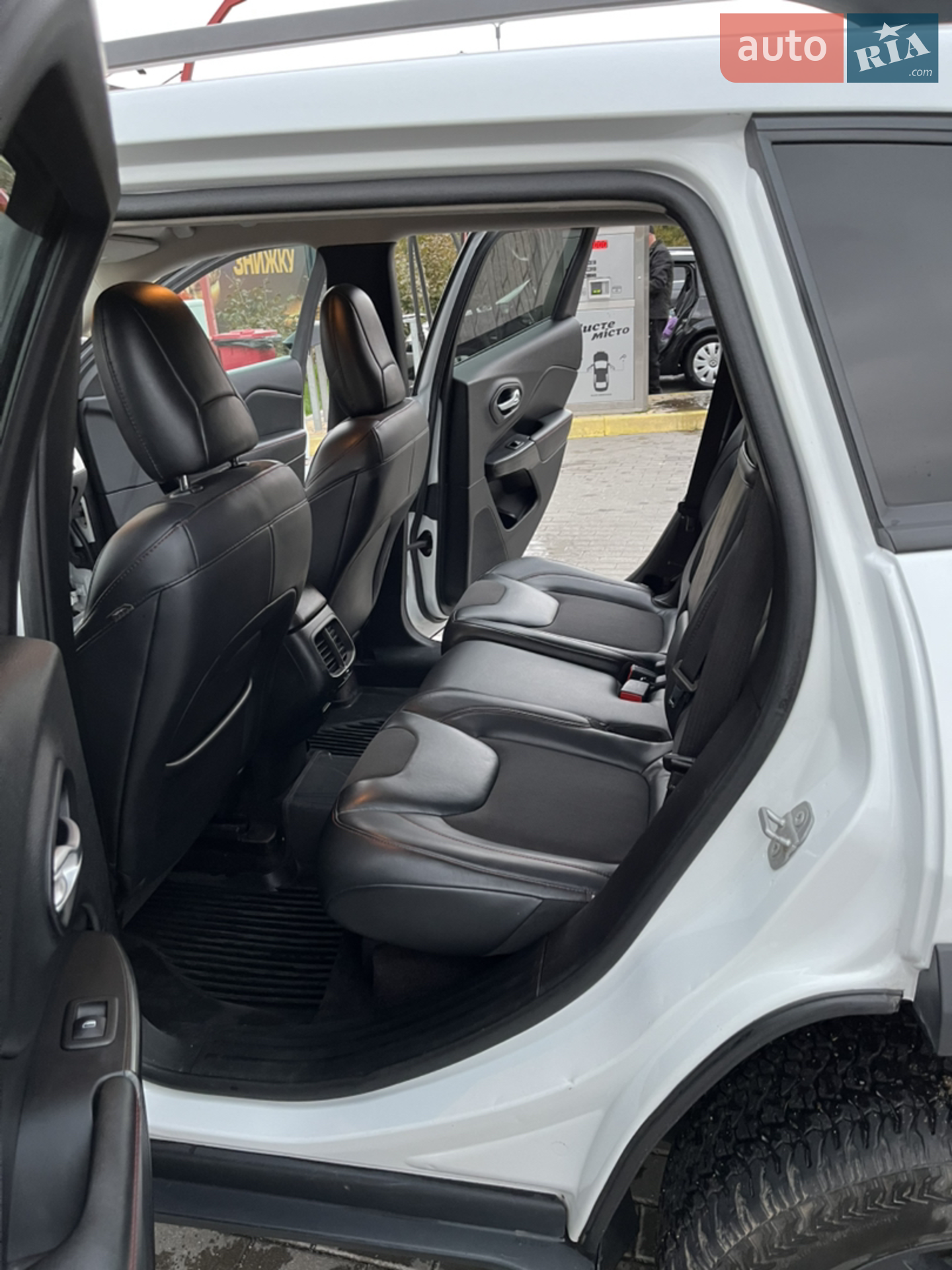 2016 Jeep Cherokee - мініатюра 26