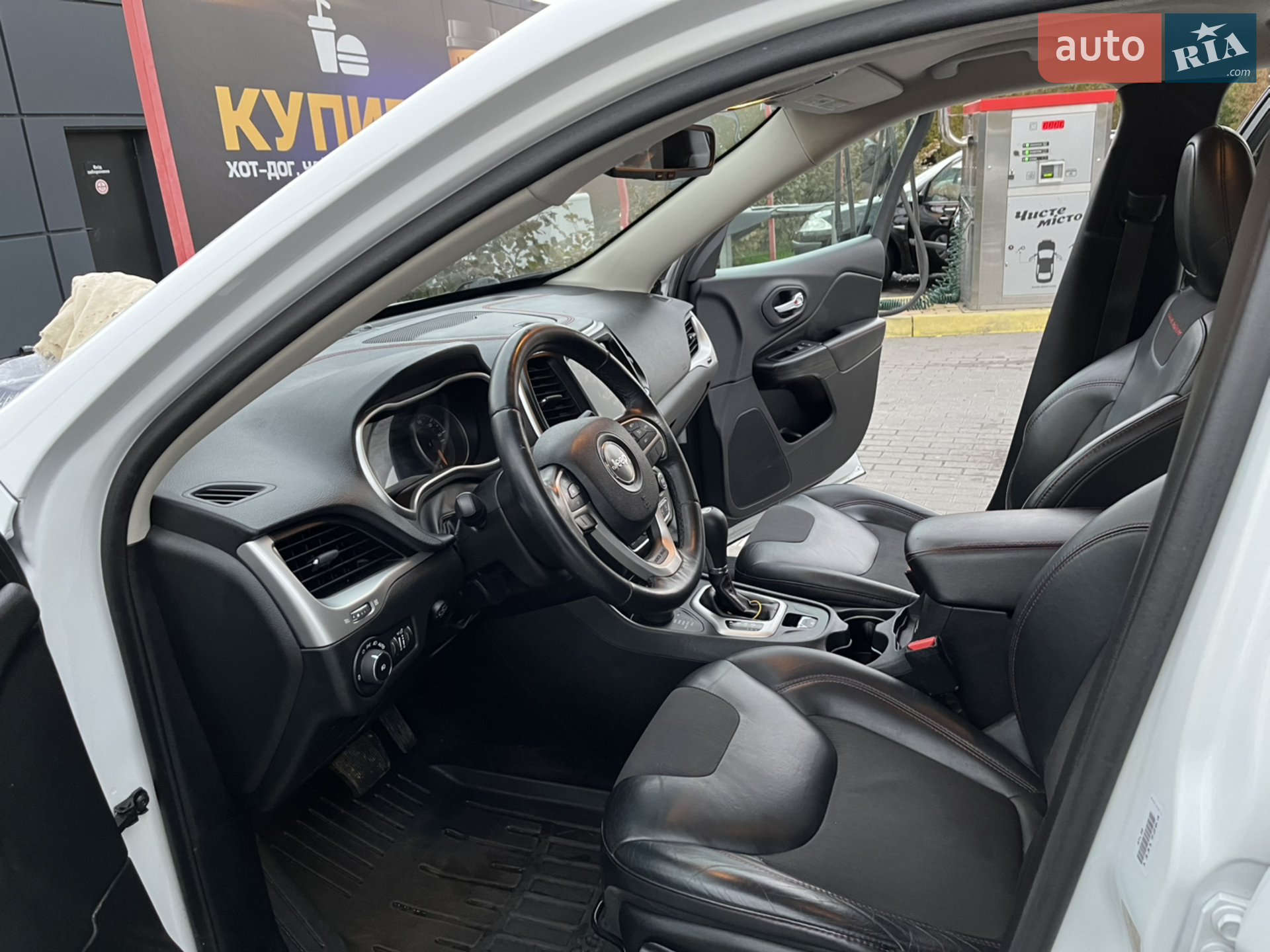 2016 Jeep Cherokee - мініатюра 29