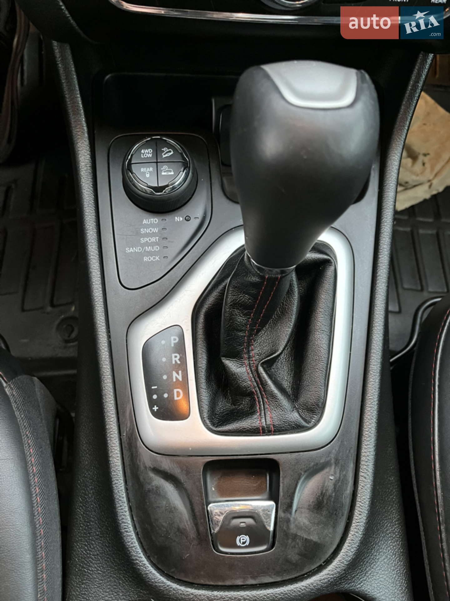 2016 Jeep Cherokee - мініатюра 36