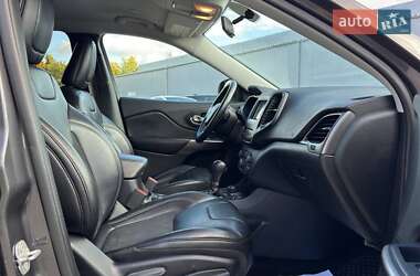 Внедорожник / Кроссовер Jeep Cherokee 2018 в 