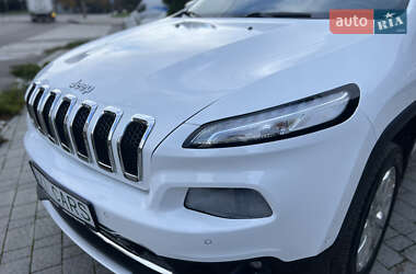 Позашляховик / Кросовер Jeep Cherokee 2016 в 