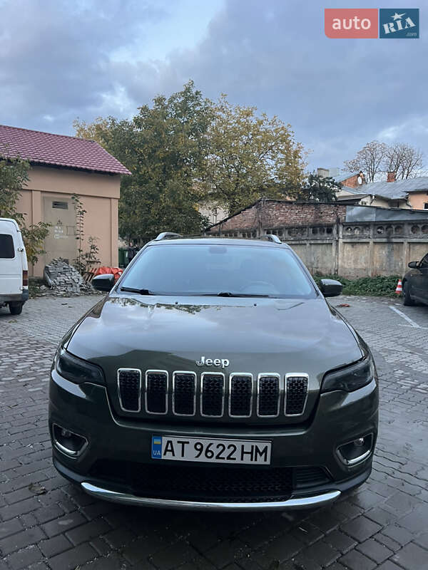 Внедорожник / Кроссовер Jeep Cherokee 2020 в 