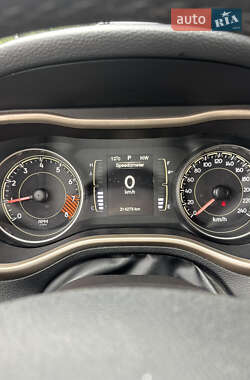 Внедорожник / Кроссовер Jeep Cherokee 2014 в 
