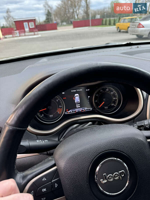 Внедорожник / Кроссовер Jeep Cherokee 2015 в Киеве фото 7 Внедорожник / Кроссовер Jeep Cherokee 2015 в Киеве