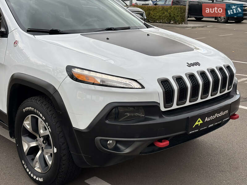 Внедорожник / Кроссовер Jeep Cherokee 2016 в Киеве